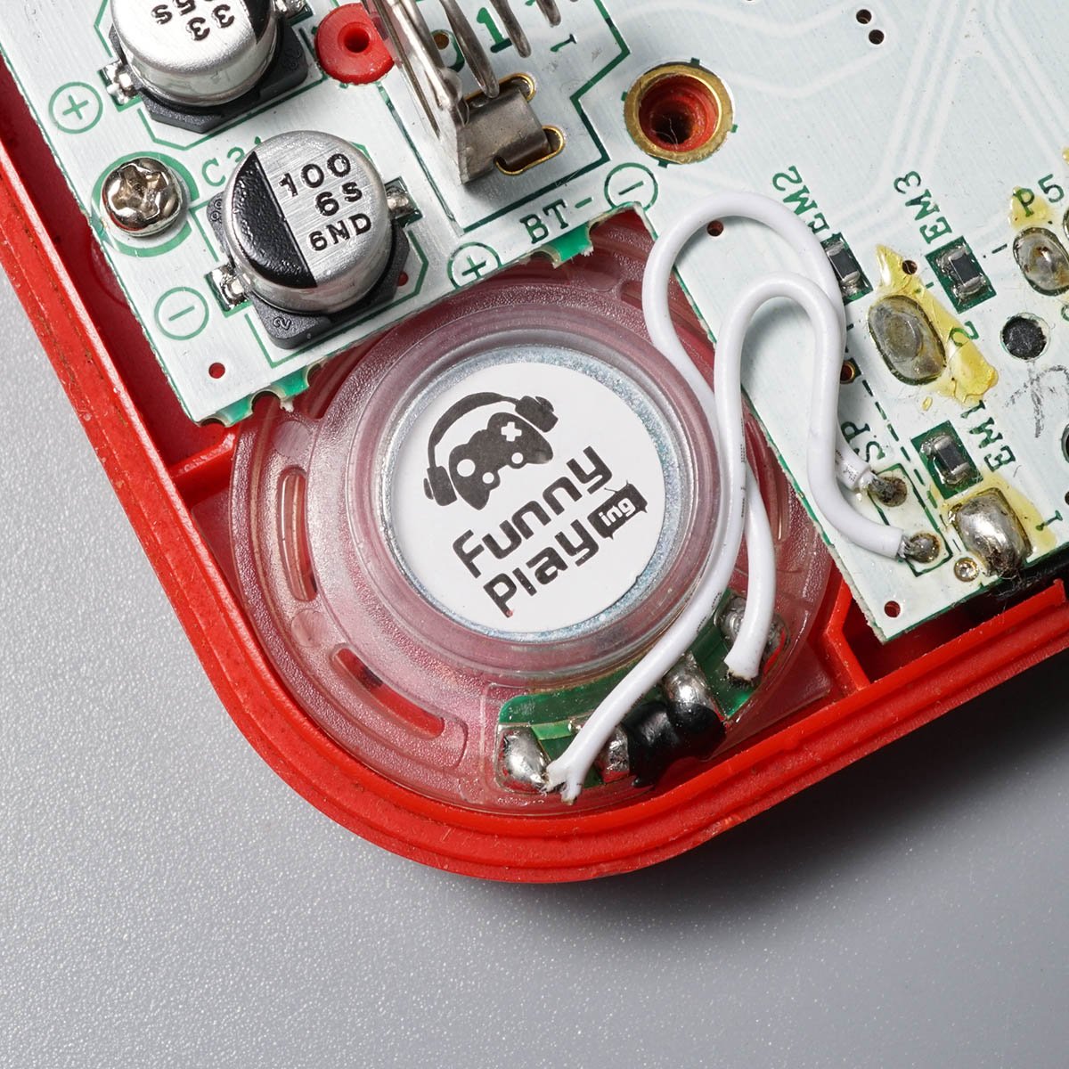 Game Boy Color rouge, écran OLED neuf, capkit, sound fix, ampli audio